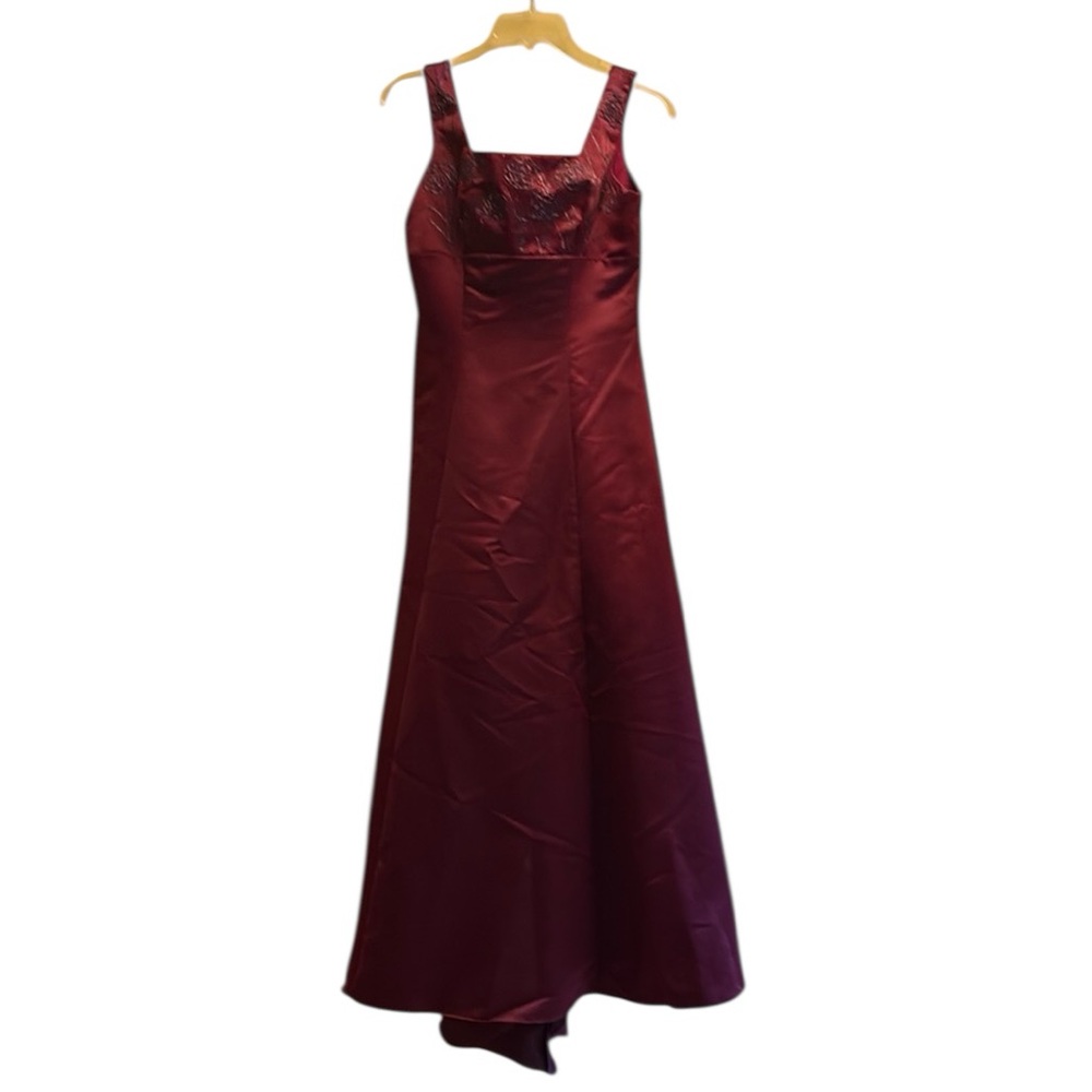 Burgandy Sleeveless Square Neck Prom Gown